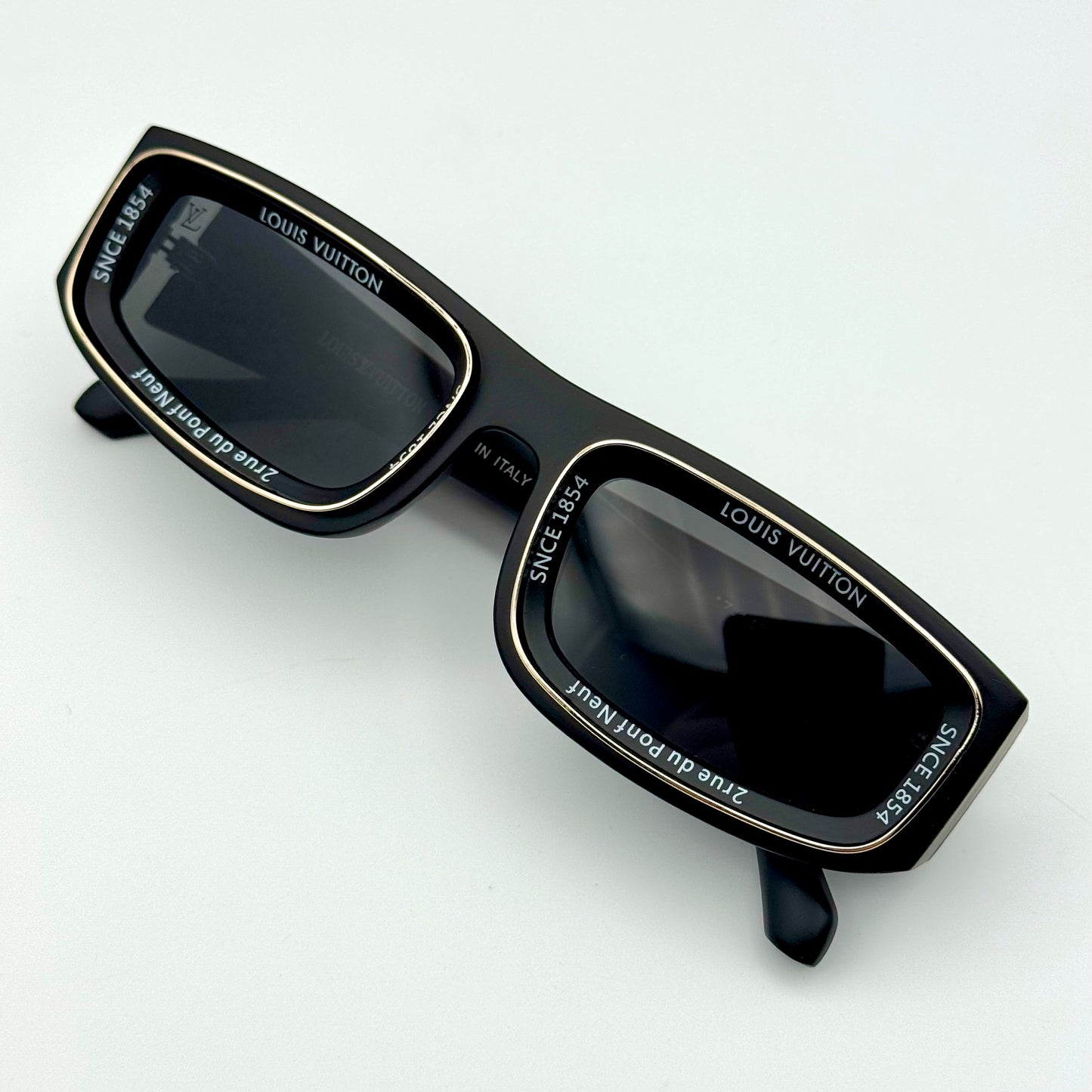 LV Super Vision Low Square